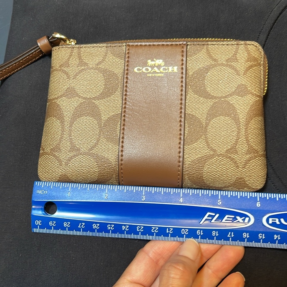 Coach wristlet - Picture 3 of 4